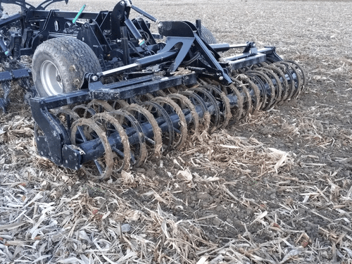 Travail du sol - Déchaumeur à dents - Déchaumeur à dents trainé ou porté BLACKBEAR