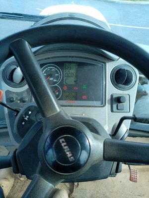 Tracteur agricole Claas ARION 640