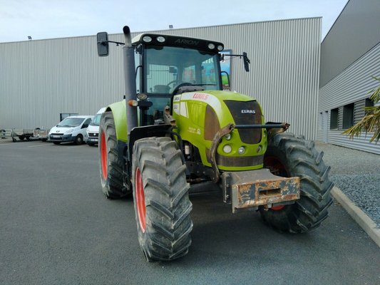 Tracteur agricole Claas ARION 640