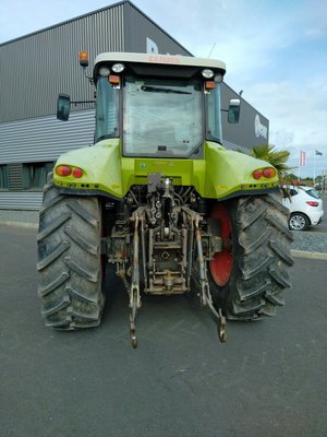Tracteur agricole Claas ARION 640