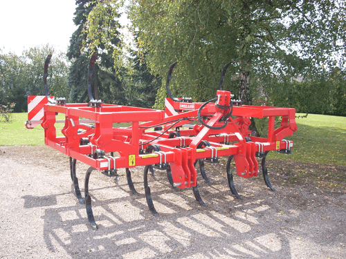 Travail du sol - Outils à dents - Canadien porté C30 - CL35 - CLR35