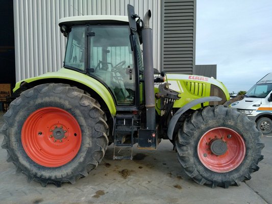 Tracteur agricole Claas ARION 640