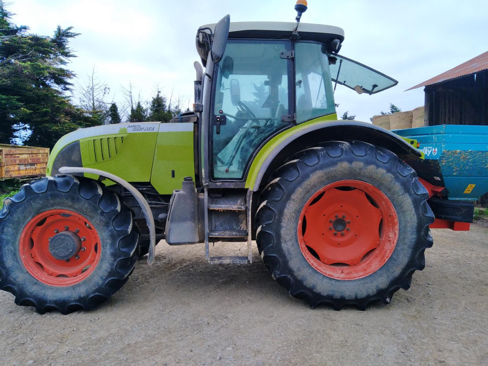 Tracteur agricole Tracteur agricole Claas ARES 697 ATZ