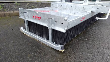Balayeuse Fliegl LOWE 2500 - 2