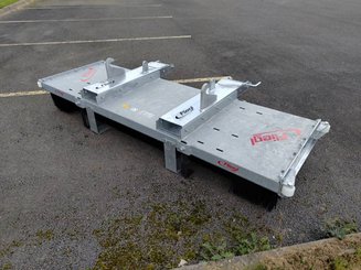 Balayeuse Fliegl LOWE 2500 - 1